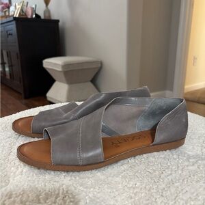 NEW Sole Society (slate gray) cut out sandals PRICE FIRM size 9 women’s ( 10.2”)